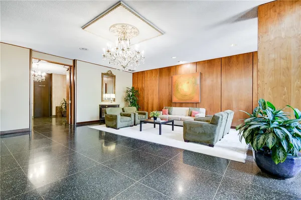 $2,200 | 1122 Colorado Street, Unit 1403, Austin, TX 78701