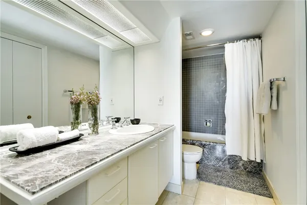 $2,200 | 1122 Colorado Street, Unit 1403, Austin, TX 78701