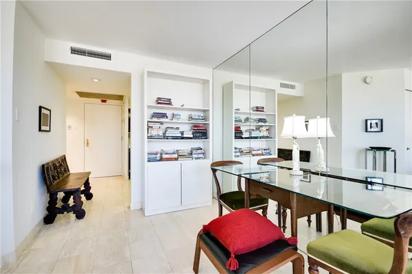 $2,200 | 1122 Colorado Street, Unit 1403, Austin, TX 78701