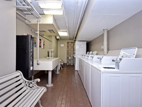 $2,200 | 1122 Colorado Street, Unit 1403, Austin, TX 78701