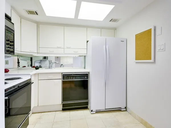 $2,200 | 1122 Colorado Street, Unit 1403, Austin, TX 78701