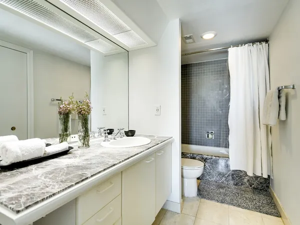 $2,200 | 1122 Colorado Street, Unit 1403, Austin, TX 78701