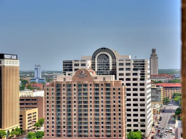 $2,200 | 1122 Colorado Street, Unit 1403, Austin, TX 78701