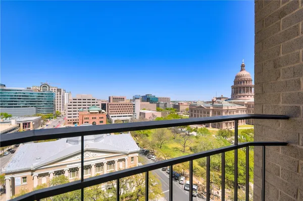 $2,200 | 1122 Colorado Street, Unit 1403, Austin, TX 78701
