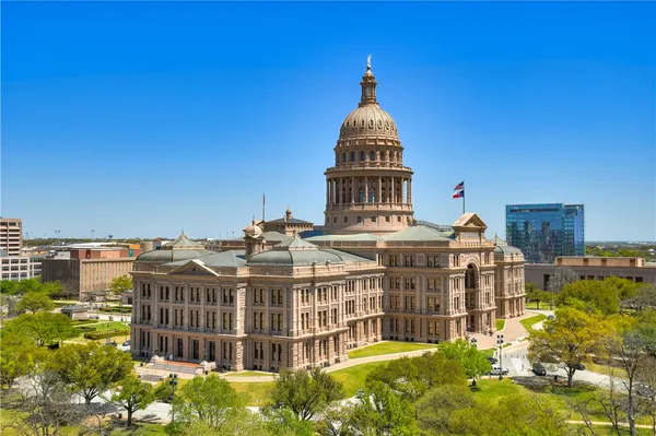 $2,200 | 1122 Colorado Street, Unit 1403, Austin, TX 78701