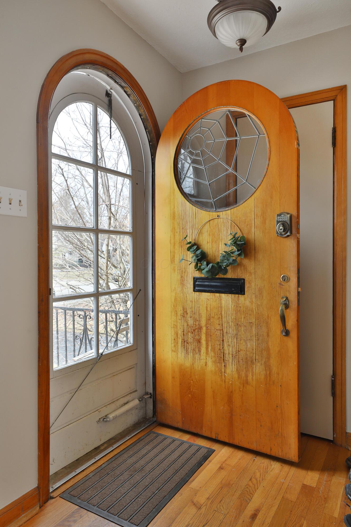 990 Vernon Road Columbus, OH 43209 - Photo 3 of 60 990-Vernon-03