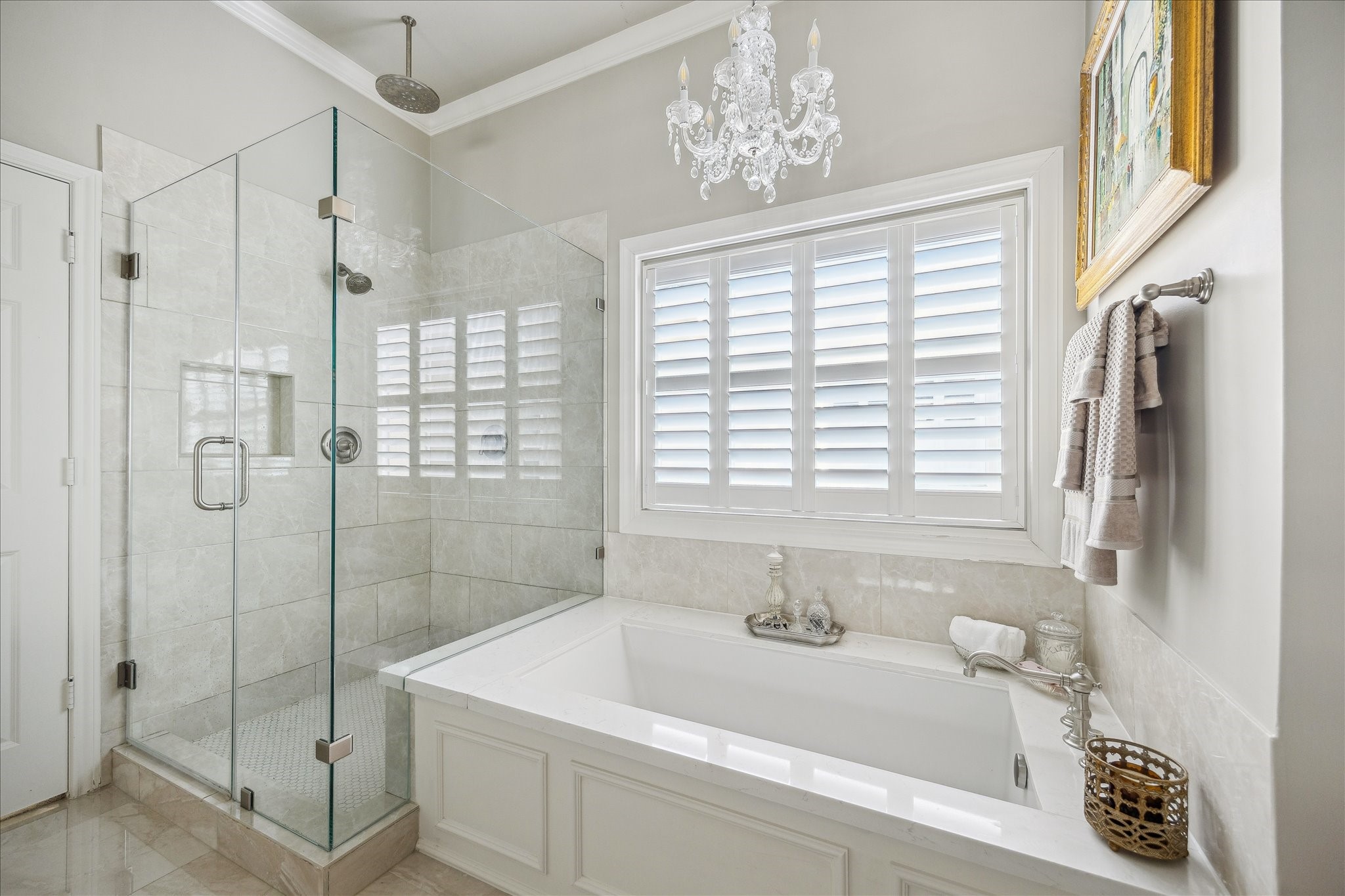 2435 North Boulevard Houston, TX 77098 - Photo 17 of 25 a bath room with a bath tub and a shower