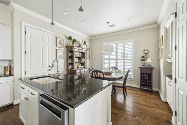 $775,000 | 2435 North Boulevard, Houston, TX 77098