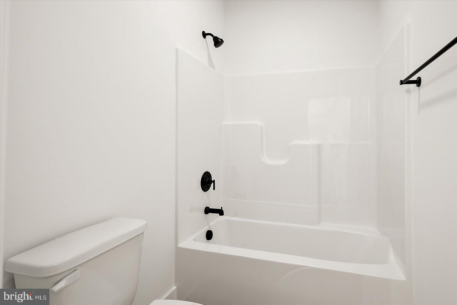 75 King Richard Road Berlin, MD 21811 - Photo 48 of 107 Third full bathroom with separate toilet and tub