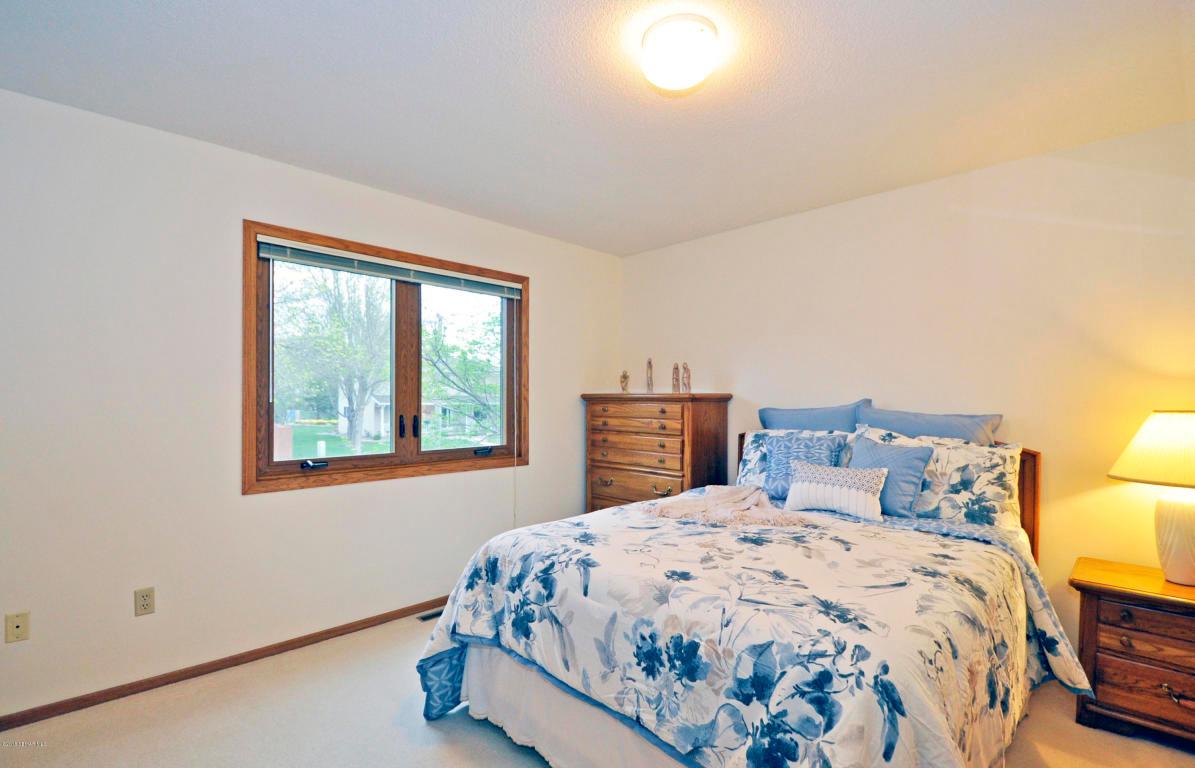 5809 Fairway Drive Northwest Rochester, MN 55901 - Photo 9 of 18 Gallery Image 9