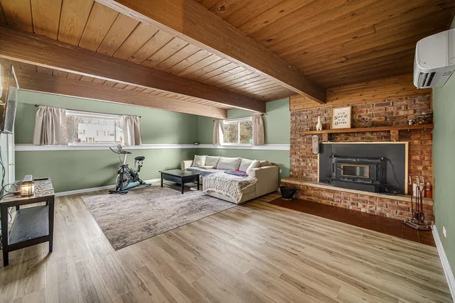 $409,999 | 22115 Grenadier Drive, Marengo, IL 60152