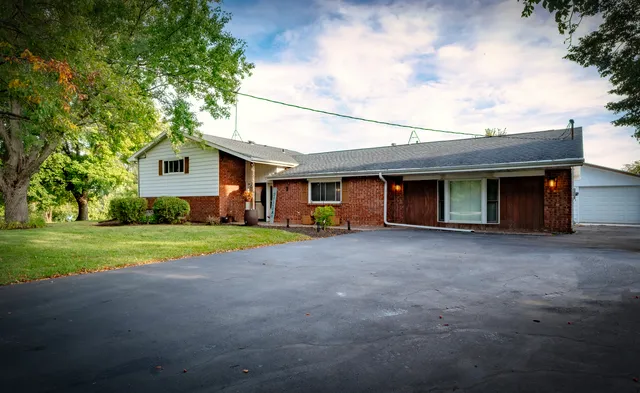 $409,999 | 22115 Grenadier Drive, Marengo, IL 60152