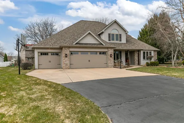 $529,900 | 3113 Park Lawn Court, Appleton, WI 54911