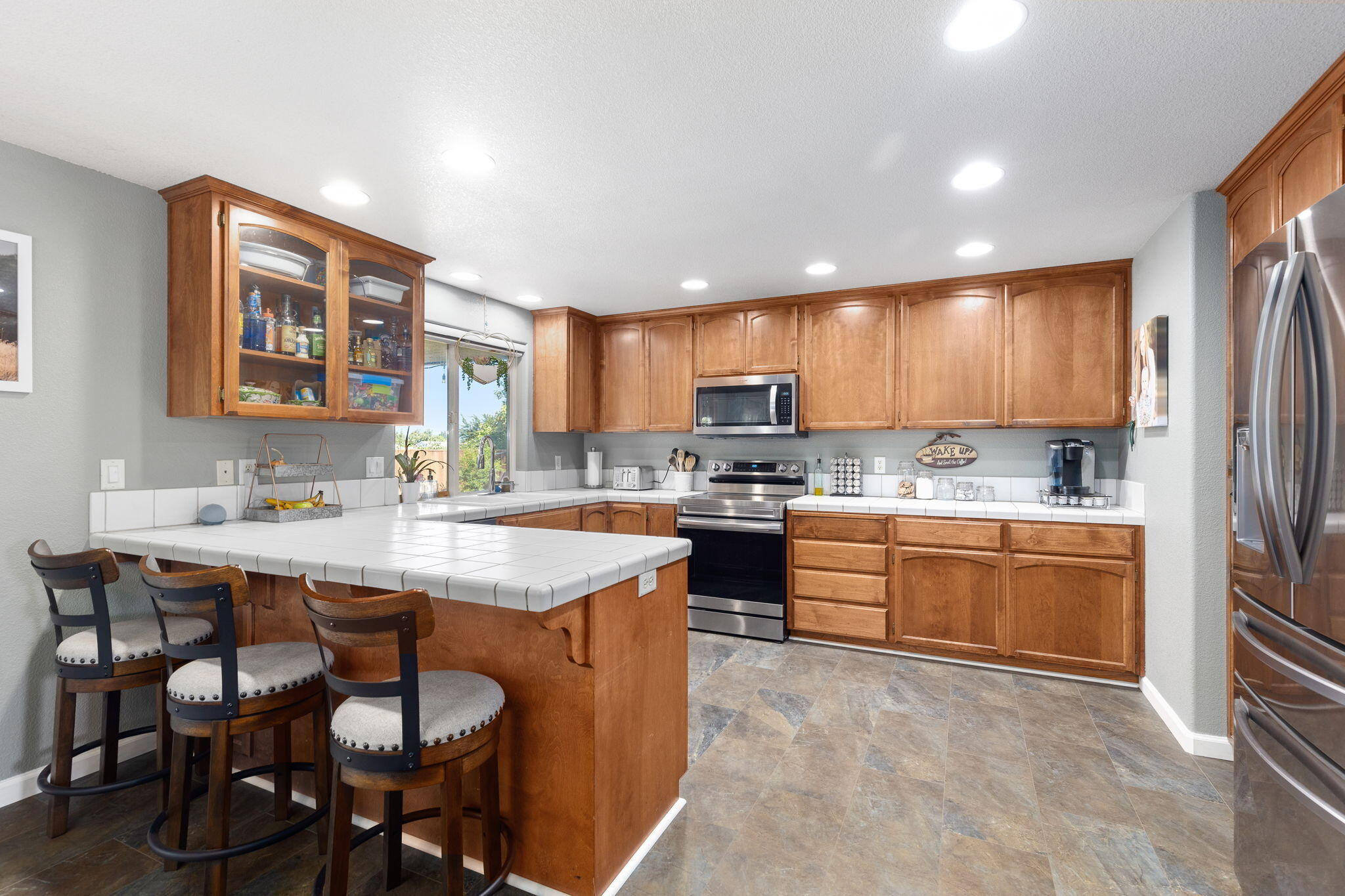 1214 Twin Rocks Drive Central Point, OR 97502 - Photo 9 of 20 Dining area