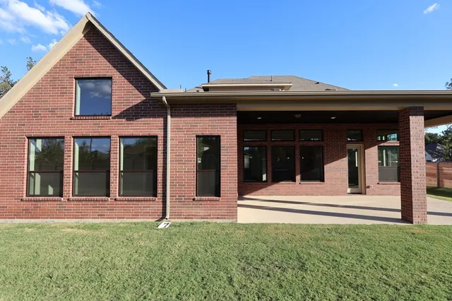 a view of a house with entrance
