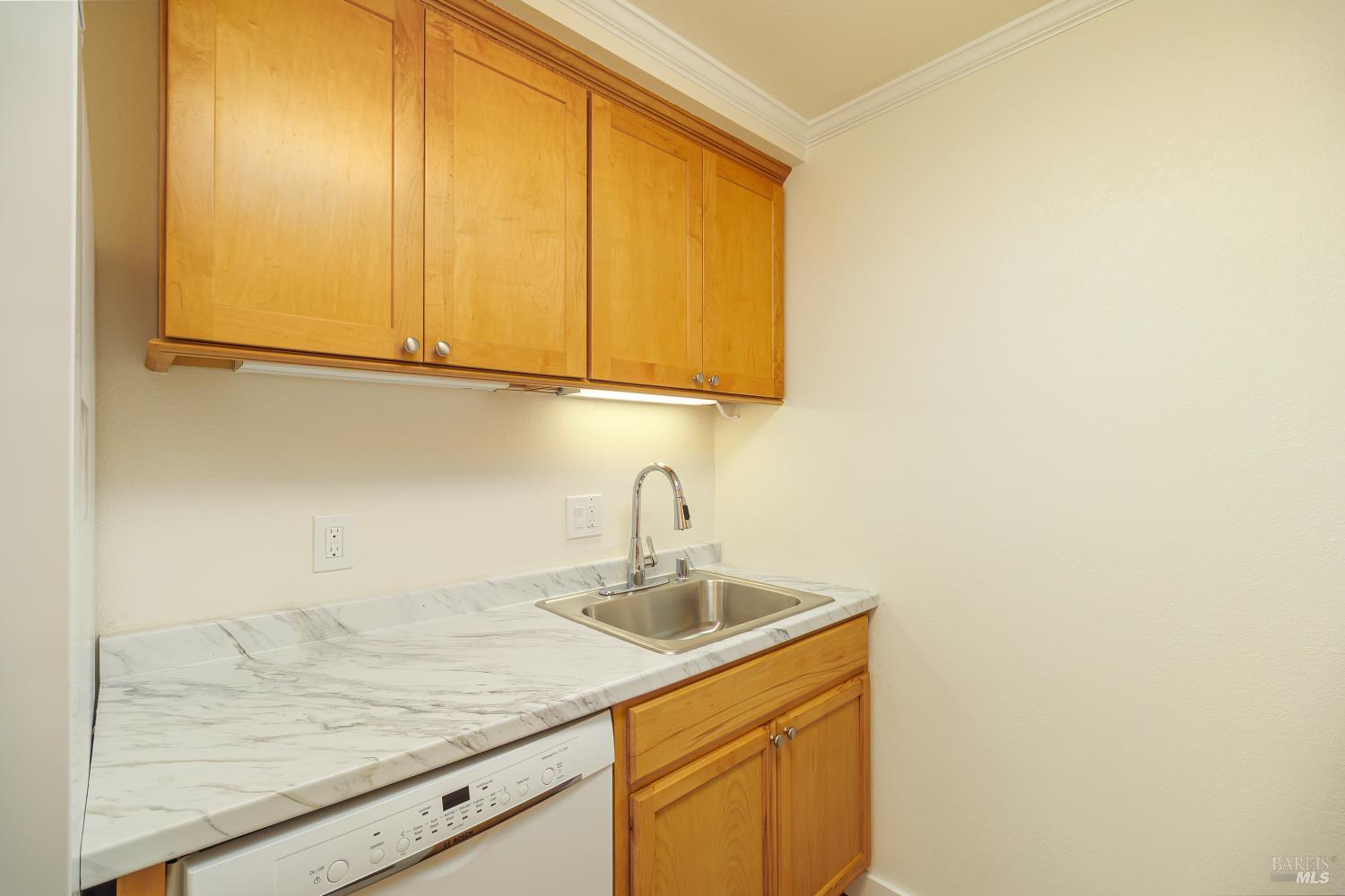 1544 Center Road, Unit 91 Novato, CA 94947 - Photo 6 of 34