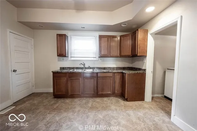 $1,099 | 448 North Linwood Avenue, Indianapolis, IN 46201