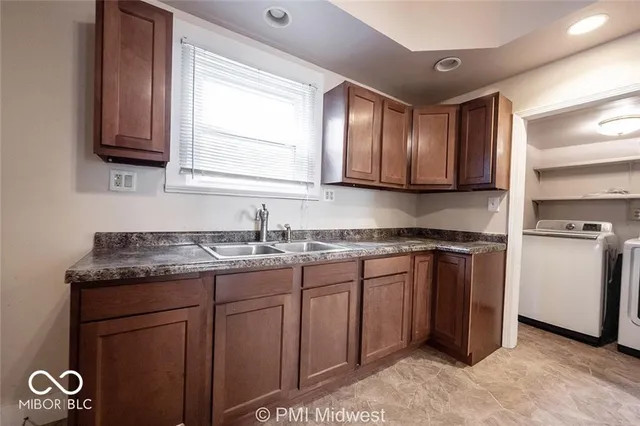 $1,099 | 448 North Linwood Avenue, Indianapolis, IN 46201