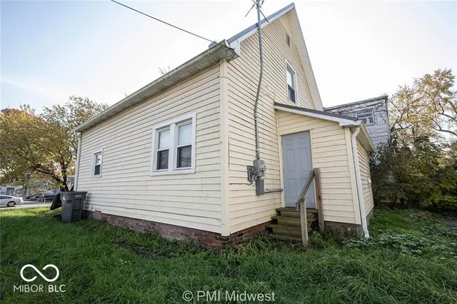 $1,099 | 448 North Linwood Avenue, Indianapolis, IN 46201