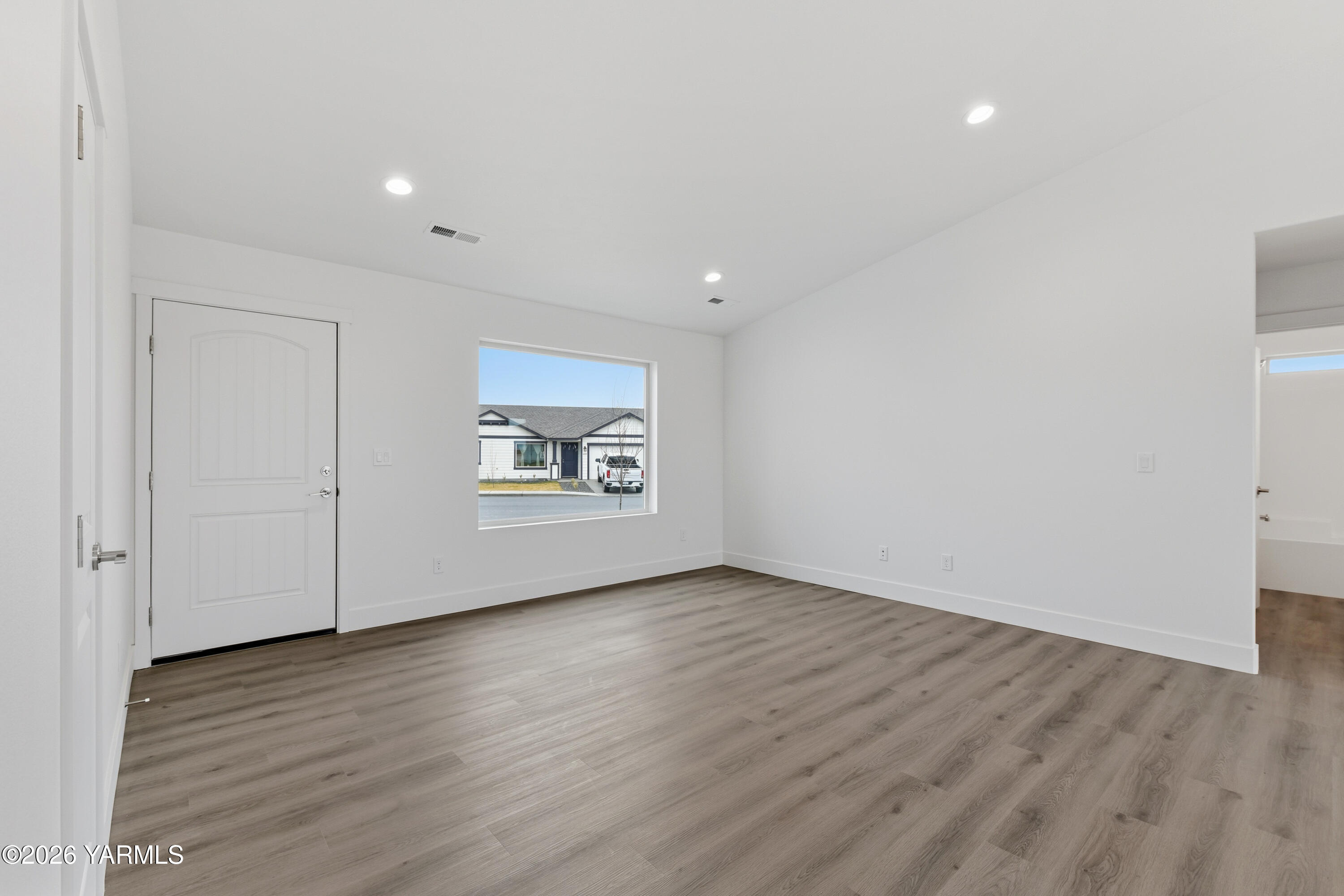 604 Vineyard Street, Unit PHASE 2 LOT 13) SPEC Grandview, WA 98930 - Photo 3 of 21 3