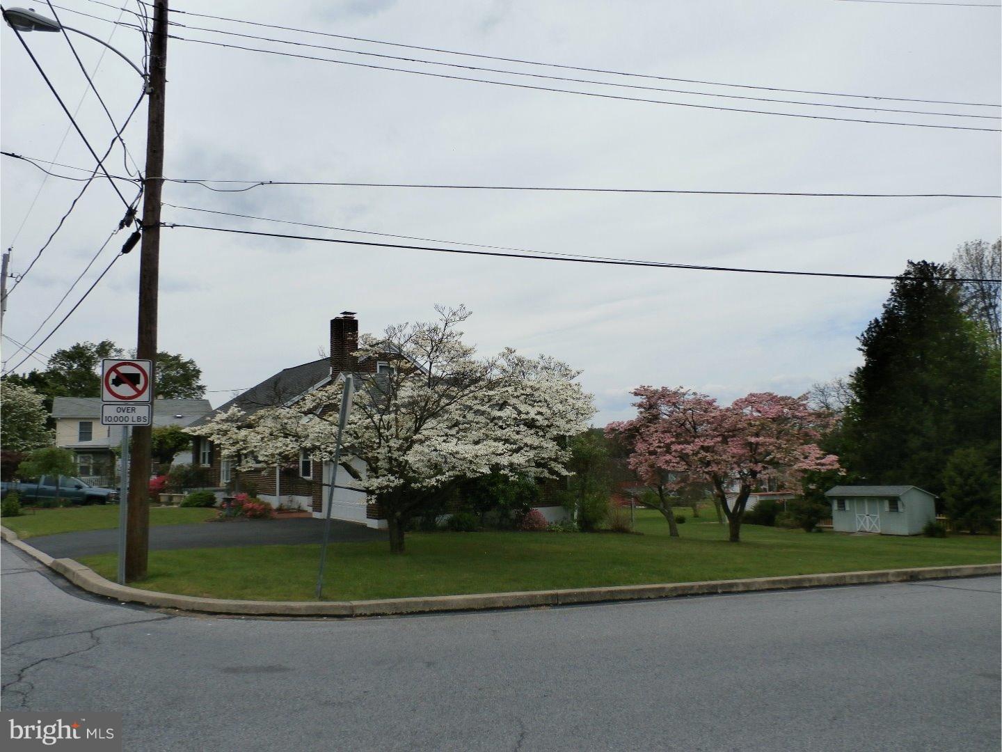 719 Cameron Street Reading, PA 19607 - Photo 3 of 16