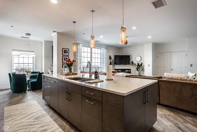 $575,000 | 435 Virginia Avenue, Unit 706, Indianapolis, IN 46203