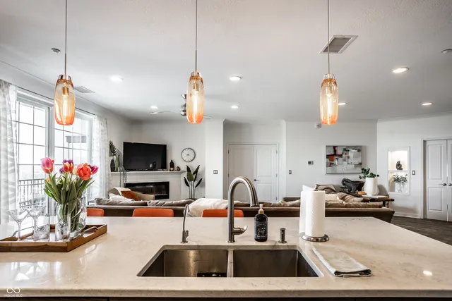 $575,000 | 435 Virginia Avenue, Unit 706, Indianapolis, IN 46203