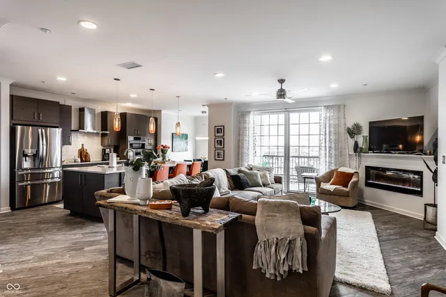 $575,000 | 435 Virginia Avenue, Unit 706, Indianapolis, IN 46203