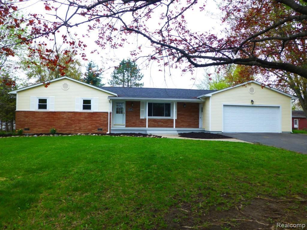 8165 Davison Road Davison, MI 48423 - Photo 1 of 21 P1010405.jpg