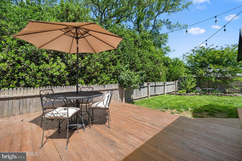 10 Mandalay Road Brick, NJ 08723 - Photo 37 of 40 Sunny patio oasis with lush greenery.