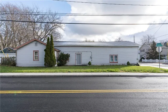 $135,000 | 340 Vanduzee Street, Watertown, NY 13601