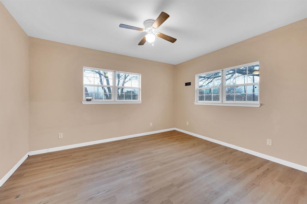 910 South Preston Street Ennis, TX 75119 - Photo 16 of 26