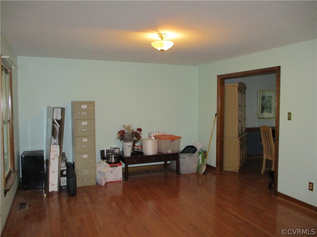 12630 2nd Branch Road Chesterfield, VA 23838 - Photo 6 of 23 Living Room