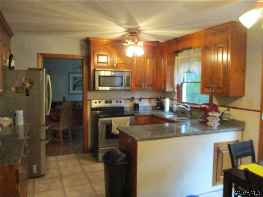 12630 2nd Branch Road Chesterfield, VA 23838 - Photo 9 of 23 Eat in Kitchen With Island