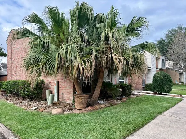 $2,000 | 9353 Westwood Village Drive, Unit 42, Houston, TX 77036