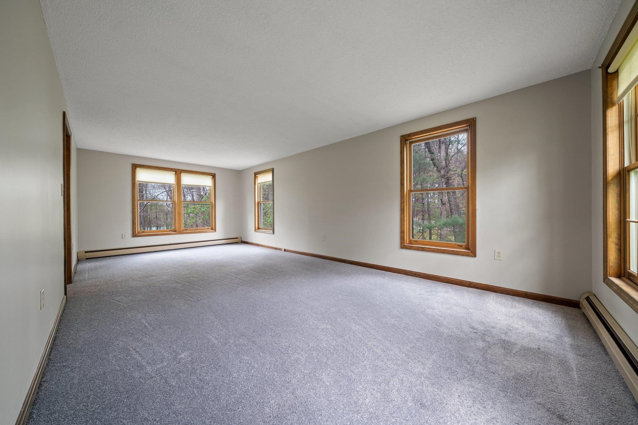 8 Sutton Place Londonderry, NH 03053 - Photo 18 of 38
