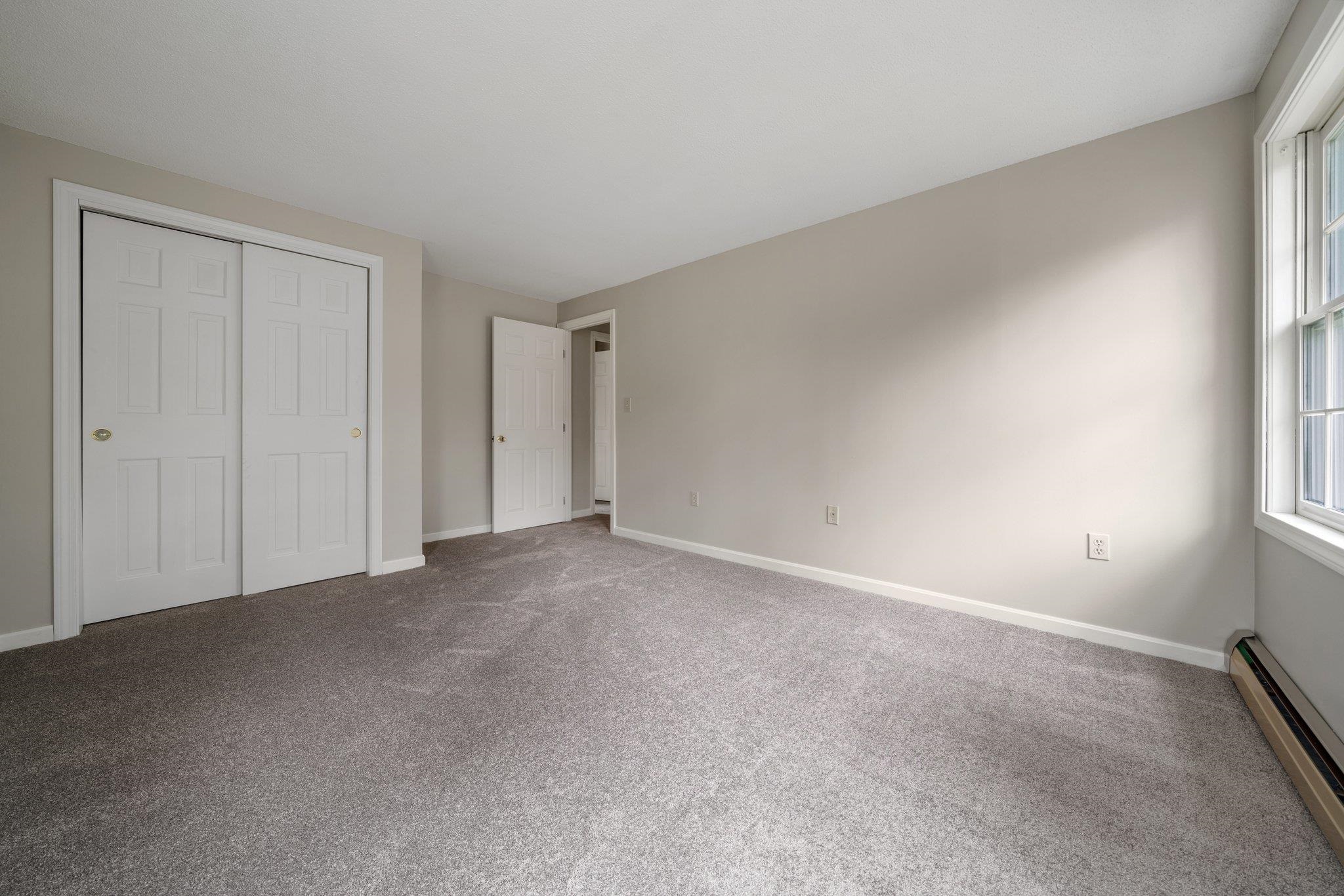 8 Sutton Place Londonderry, NH 03053 - Photo 28 of 38