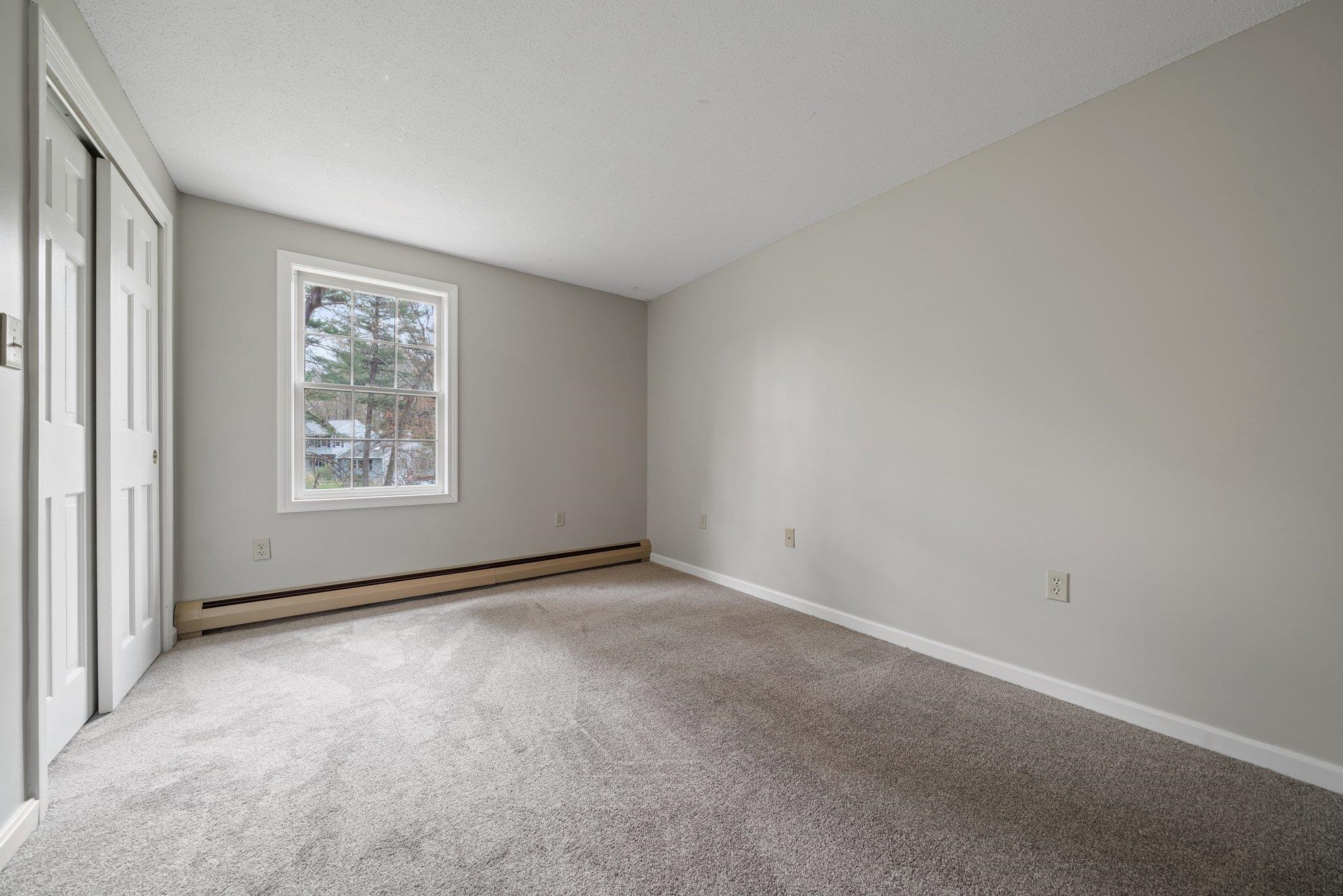 8 Sutton Place Londonderry, NH 03053 - Photo 29 of 38