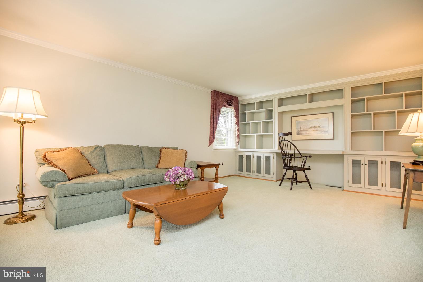 218 Pebble Ridge Road Warrington, PA 18976 - Photo 5 of 41 Living Room with built-ins