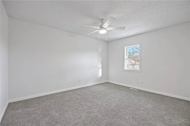 $240,000 | 1233 235th Street, Fort Scott, KS 66701