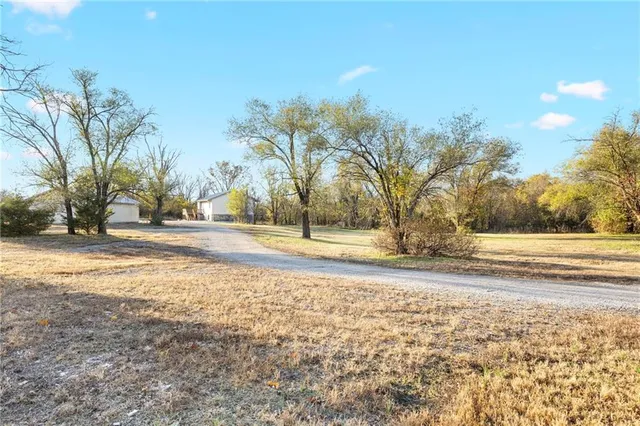$240,000 | 1233 235th Street, Fort Scott, KS 66701