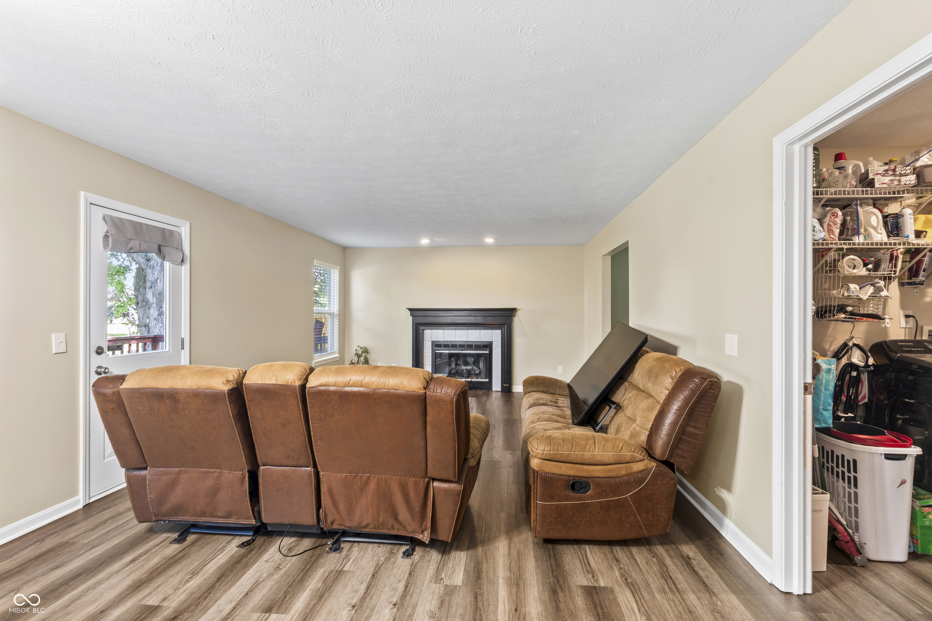 420 Paddock Road Greenwood, IN 46142 - Photo 6 of 42
