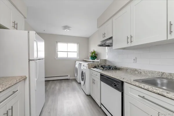 $950,000 | 93-24 243rd Street | Queens Village