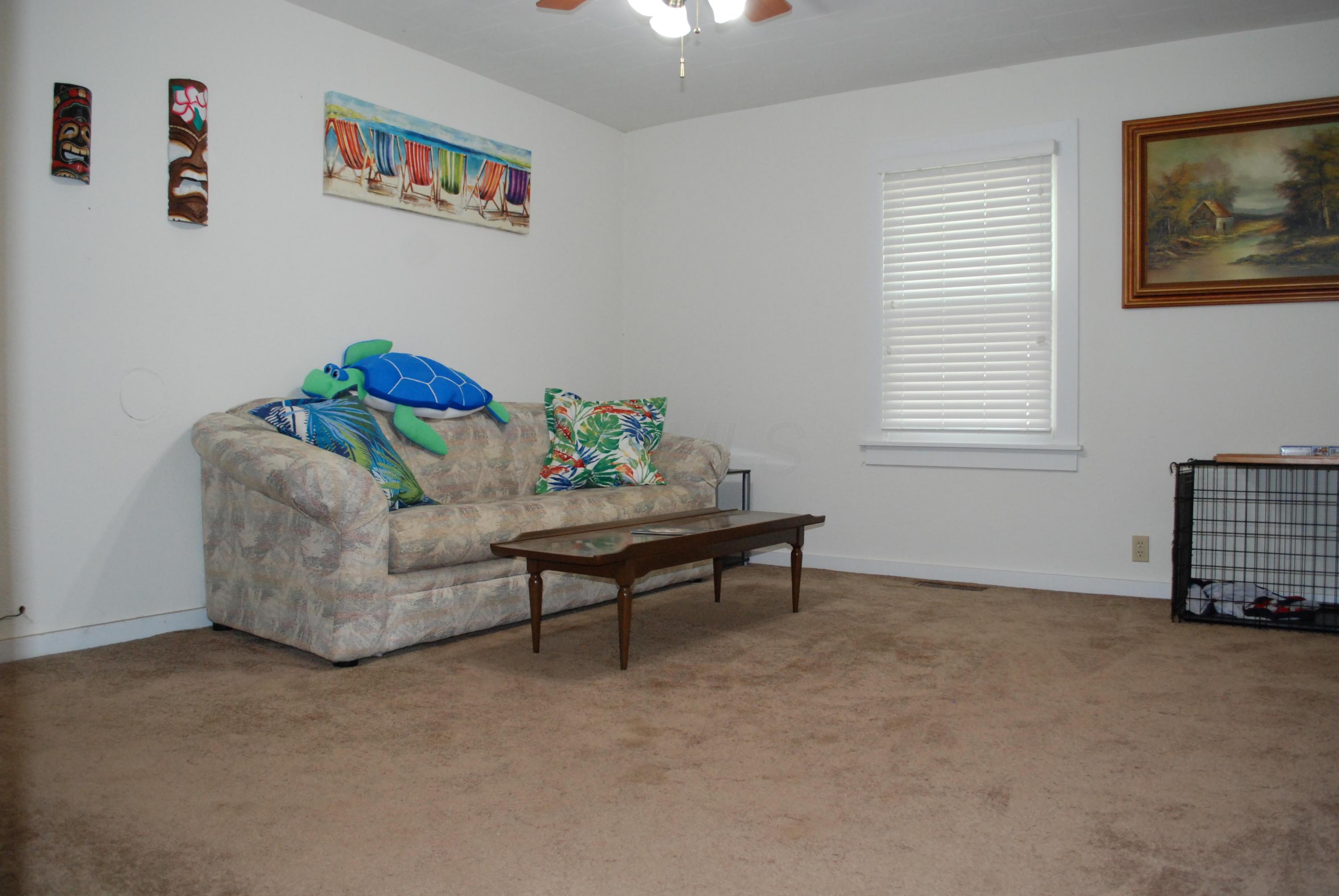 9403 Sassafrass Road Lakeview, OH 43331 - Photo 16 of 47 Living Room