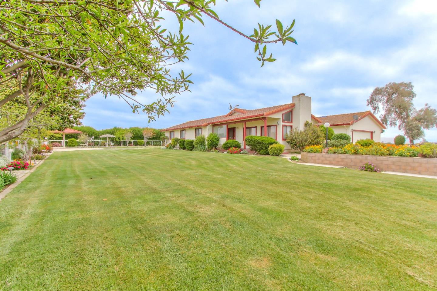 645 Boronda Road Salinas, CA 93907 - Photo 1 of 31 Gallery Image 1