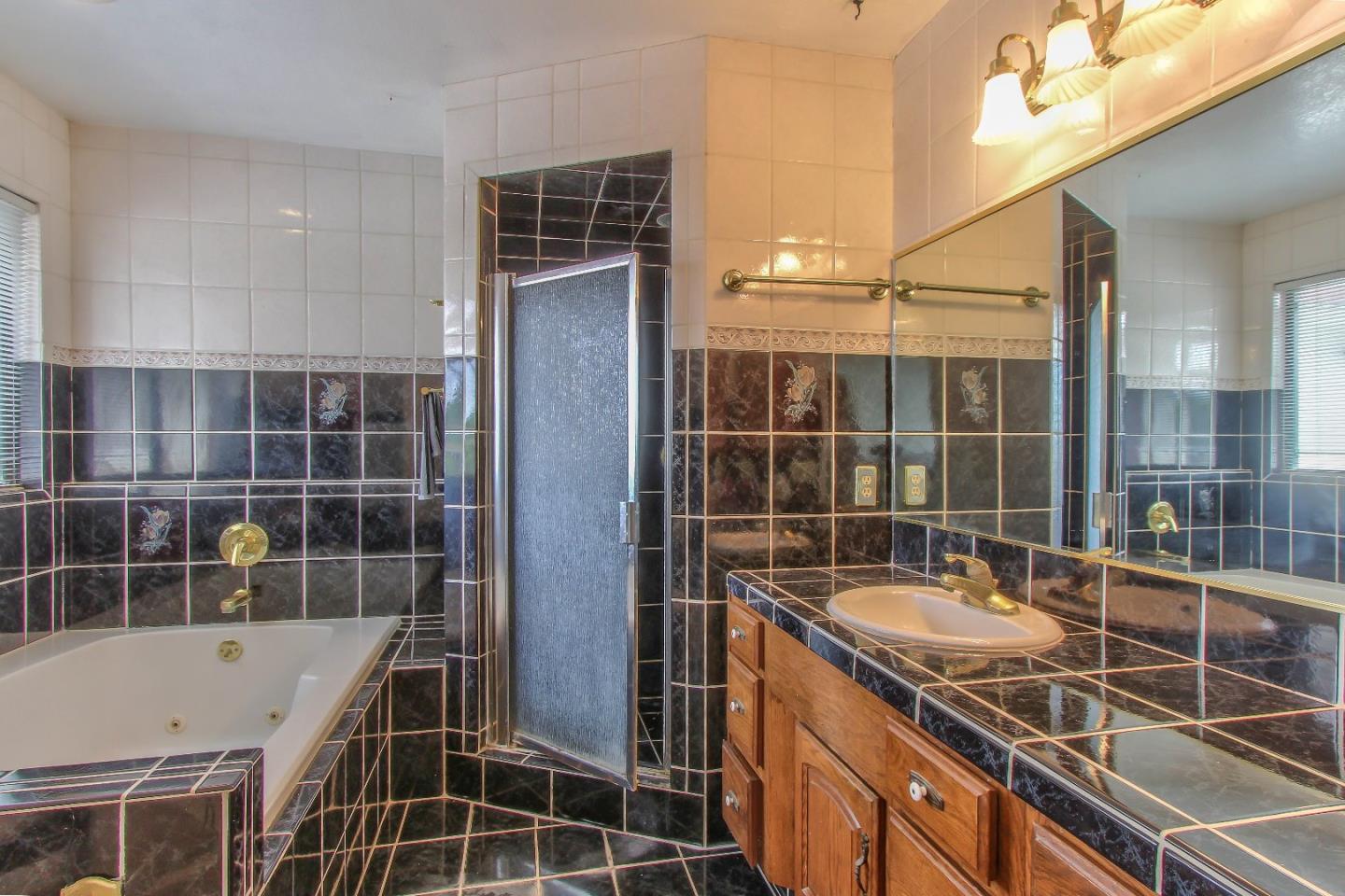 645 Boronda Road Salinas, CA 93907 - Photo 19 of 31 Gallery Image 19