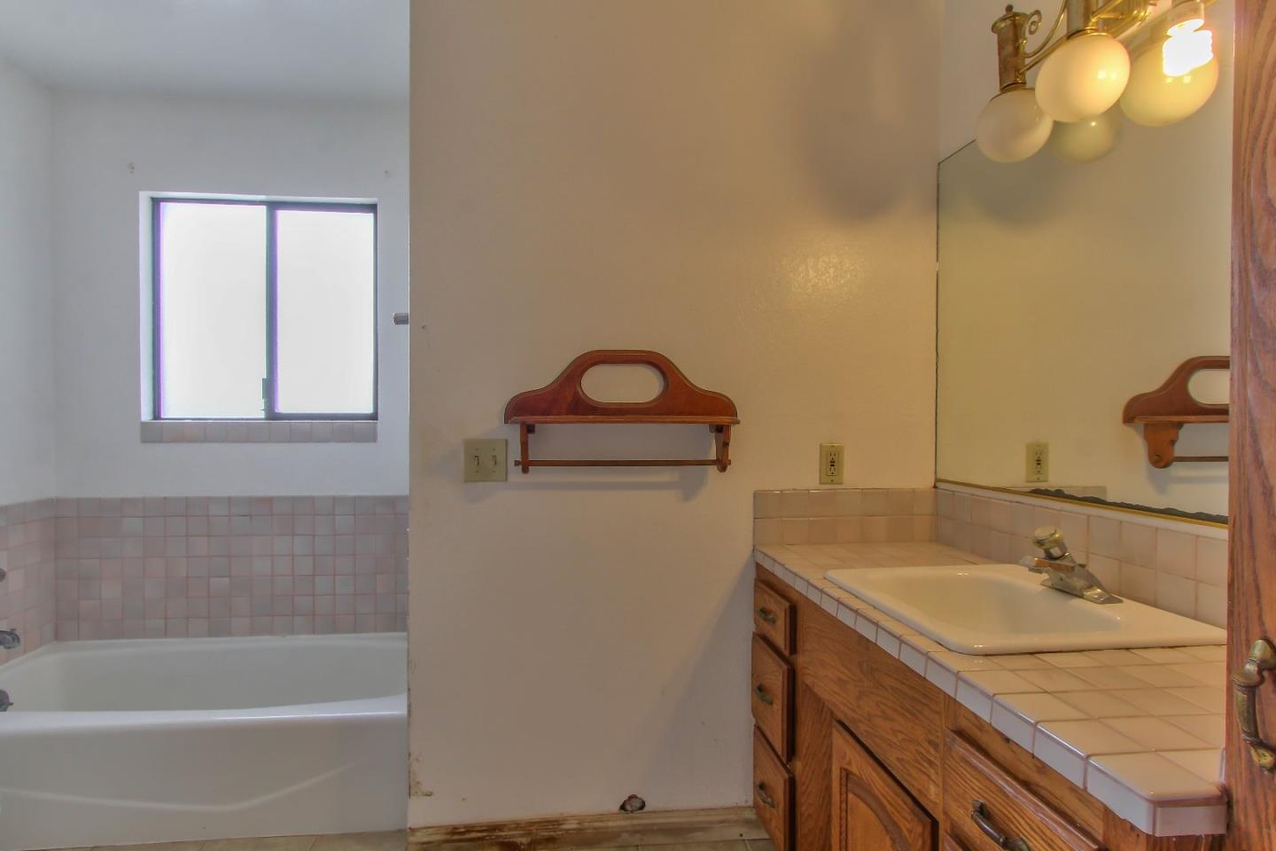 645 Boronda Road Salinas, CA 93907 - Photo 20 of 31 Gallery Image 20