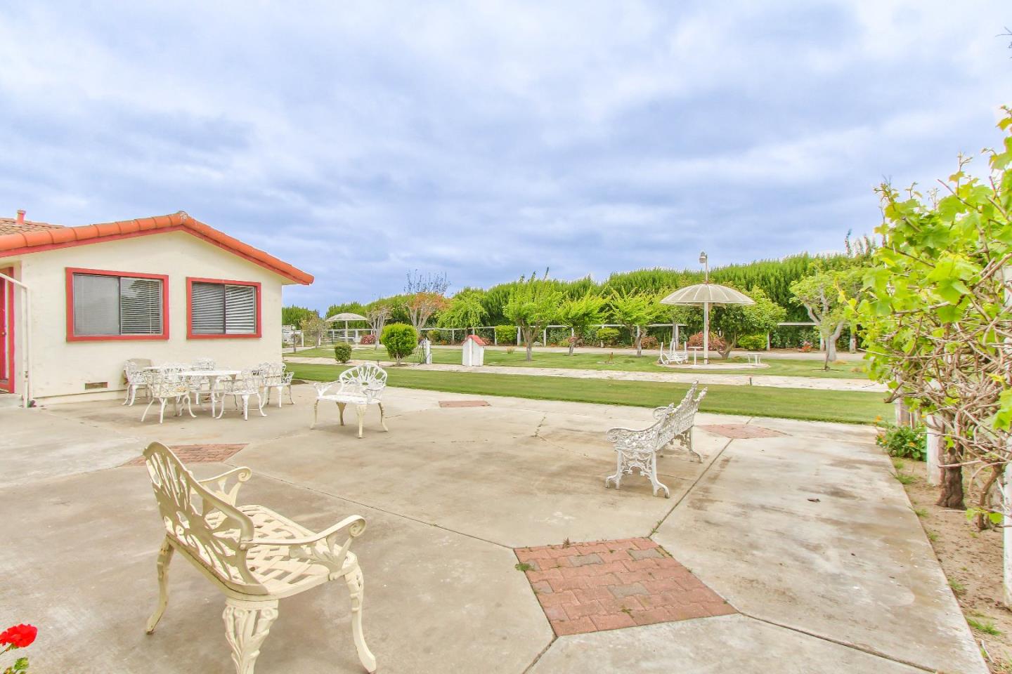 645 Boronda Road Salinas, CA 93907 - Photo 4 of 31 Gallery Image 4
