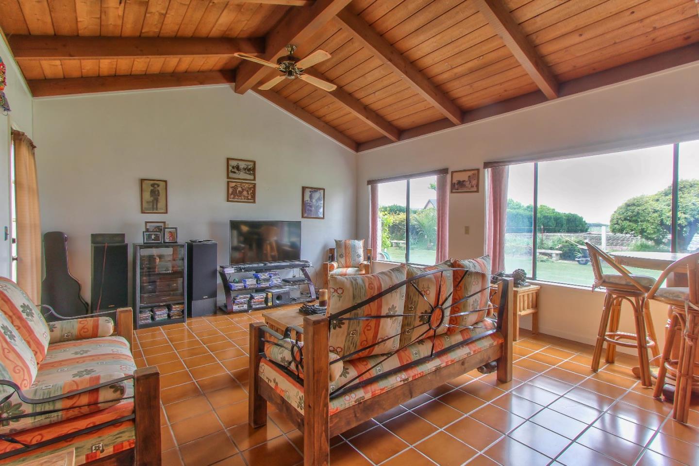 645 Boronda Road Salinas, CA 93907 - Photo 8 of 31 Gallery Image 8