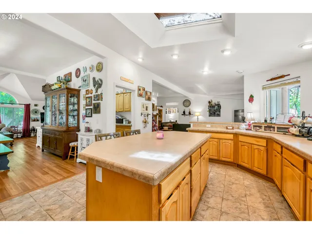 $375,000 | 92705 Two Lakes Lane, Blachly, OR 97412